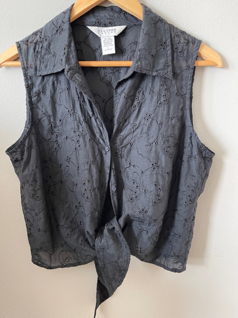 Silk cotton Allison Taylor sleeveless tie-front eyelet blouse Y2K